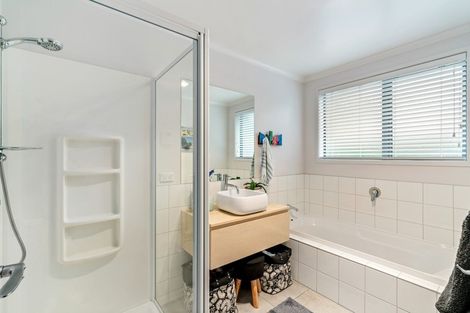 Photo of property in 2 Alluvial Court, Arthurs Point, Queenstown, 9371