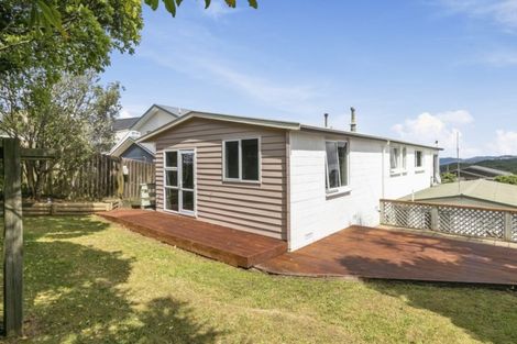 Photo of property in 51 Cypress Drive, Maungaraki, Lower Hutt, 5010