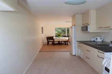 Photo of property in 9/18 Parr Terrace, Castor Bay, Auckland, 0620