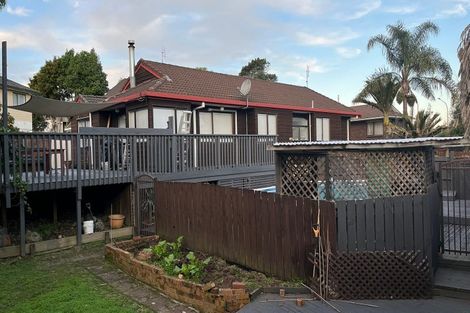 Photo of property in 1/179 Wiseley Road, West Harbour, Auckland, 0618