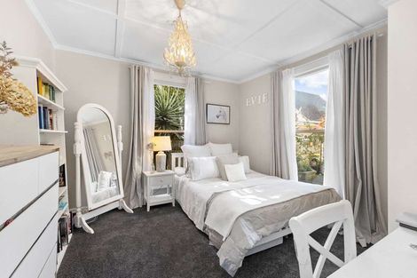 Photo of property in 24 Alfred Street, Northcote Point, Auckland, 0627