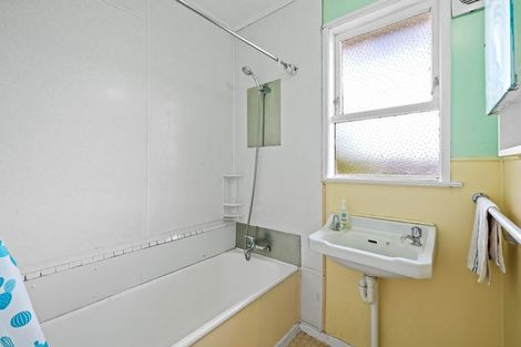 Photo of property in 34 Gainsborough Street, Manurewa, Auckland, 2102