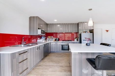 Photo of property in 4a Kelman Road, Kelston, Auckland, 0602