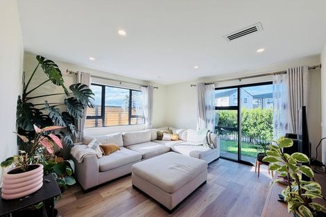 Photo of property in 17 Babos Avenue, Kumeu, 0810