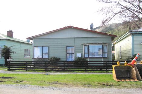 Photo of property in 73 Fox Street, Cobden, Greymouth, 7802