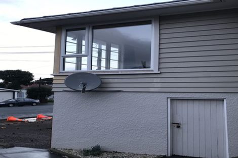 Photo of property in 24 Severn Street, Island Bay, Wellington, 6023