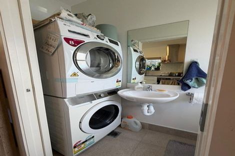 Photo of property in 2/66 Neil Avenue, Te Atatu Peninsula, Auckland, 0610