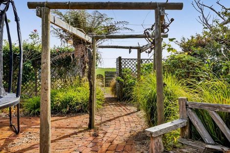 Photo of property in 150 Wirihana Road, Hawera, 4674