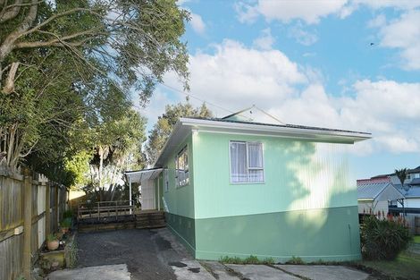 Photo of property in 27 Wallace Road, Ranui, Auckland, 0612