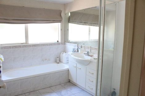 Photo of property in 27 Oakridge Way, Northpark, Auckland, 2013