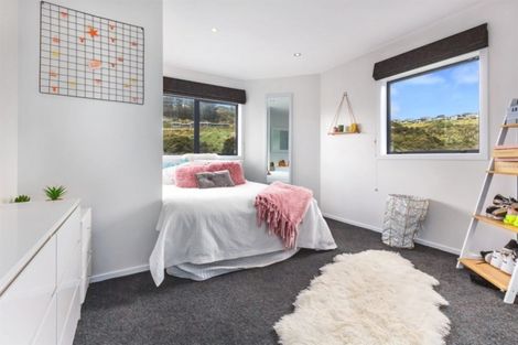 Photo of property in 13 Endeavour Drive, Whitby, Porirua, 5024