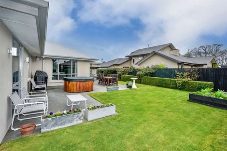 Photo of property in 35 Reka Street, Parklands, Christchurch, 8083