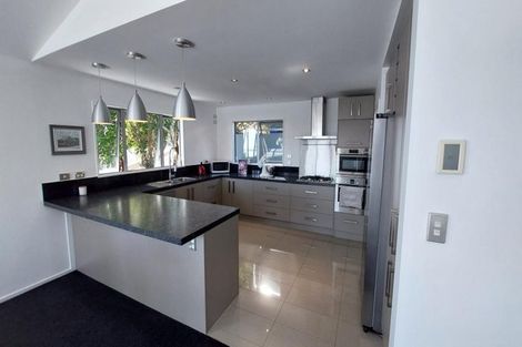 Photo of property in 12 Mandalay Lane, Redcliffs, Christchurch, 8081