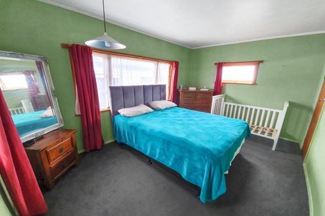 Photo of property in 16 Oxford Street, Fairfield, Hamilton, 3214