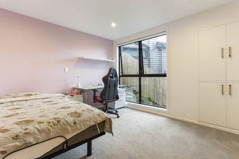 Photo of property in 69 Sunset Road, Totara Vale, Auckland, 0632