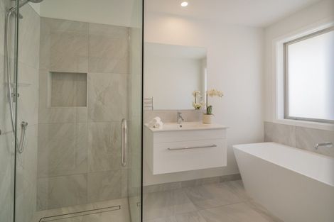 Photo of property in 12 Awatea Drive, Whitianga, 3510