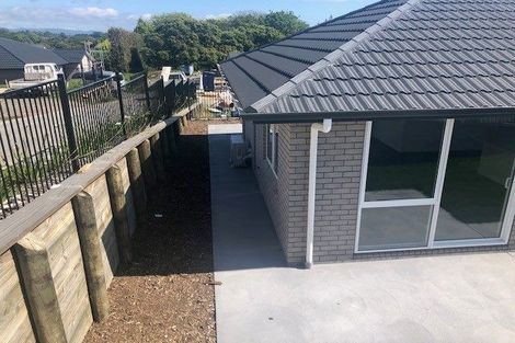 Photo of property in 2 Richardson Road, Omokoroa, 3114