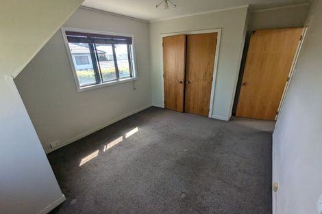 Photo of property in 2/5 Seacliffe Avenue, Belmont, Auckland, 0622