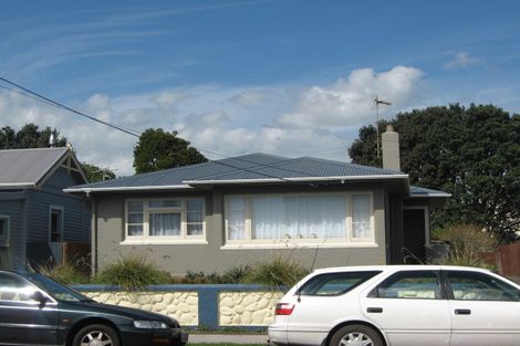 Photo of property in 30 Buller Street, New Plymouth, 4310
