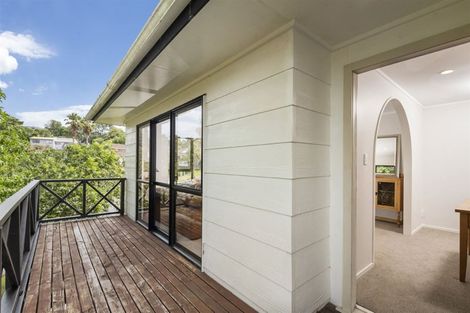 Photo of property in 21 Topliss Drive, Northcross, Auckland, 0632