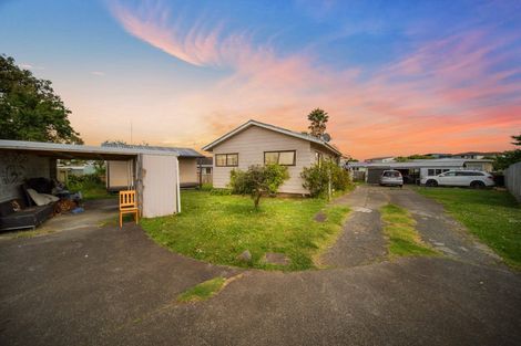 Photo of property in 80 Cottingham Crescent, Mangere East, Auckland, 2024