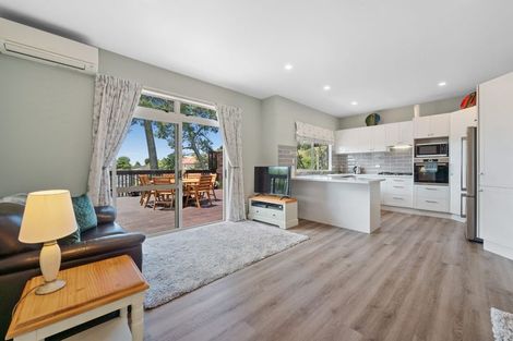 Photo of property in 17 Bushglen Court, Browns Bay, Auckland, 0630