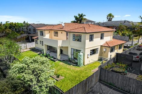 Photo of property in 11 Mackwell Road, Fairview Heights, Auckland, 0632