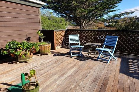 Photo of property in 10a Sydenham Street, Northland, Wellington, 6012