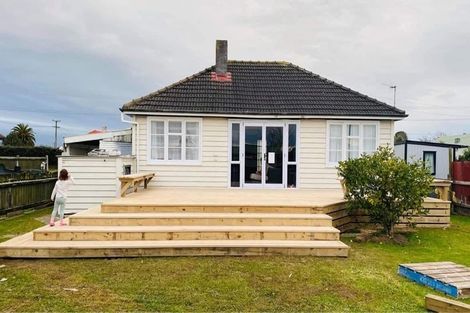 Photo of property in 37 Robinson Street, Foxton, 4814