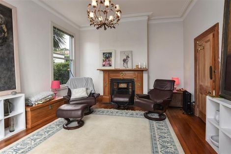 Photo of property in 30 Russell Street, Stanley Point, Auckland, 0624