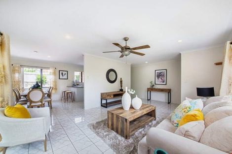 Photo of property in 28 Brookwood Drive, Henderson, Auckland, 0612