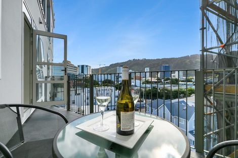 Photo of property in Stadium Garden Flats, 402/107 Thorndon Quay, Pipitea, Wellington, 6011