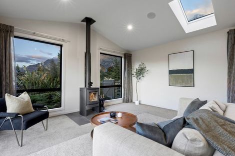 Photo of property in 14 Jacks Point Rise, Jacks Point, Queenstown, 9371