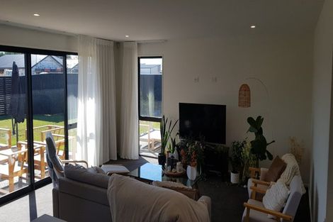 Photo of property in 12 Mccahon Drive, Rangiora, 7400