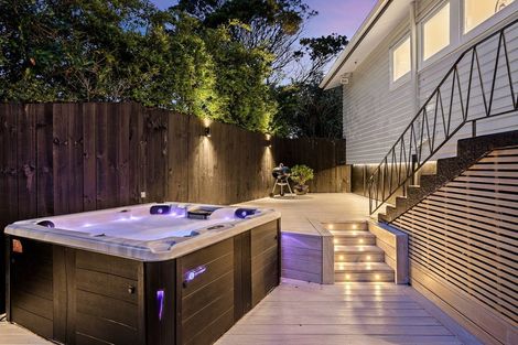 Photo of property in 36 Universal Drive, Henderson, Auckland, 0610