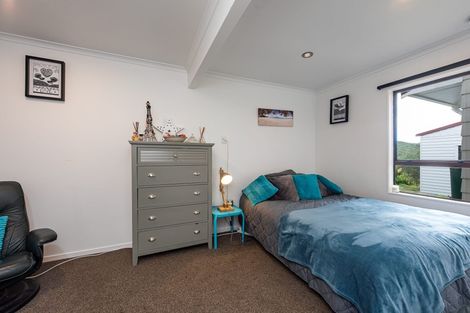 Photo of property in 54 Woodhouse Avenue, Karori, Wellington, 6012