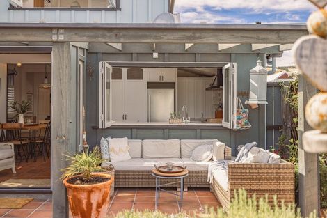 Photo of property in 4 Stoke Street, Sumner, Christchurch, 8081