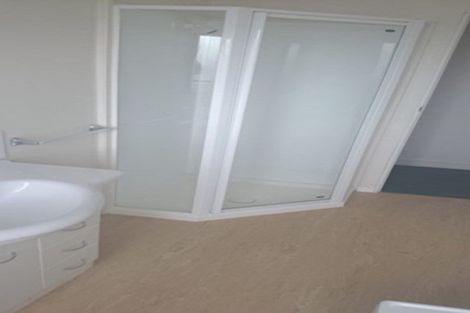 Photo of property in 2/23 Rata Street, New Lynn, Auckland, 0600