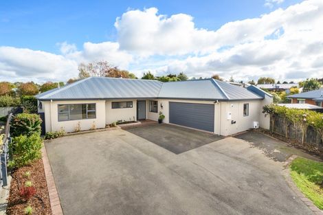 Photo of property in 8 Almond Grove, Feilding, 4702