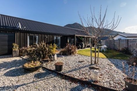 Photo of property in 30 Marbleleaf Lane, Albert Town, Wanaka, 9305