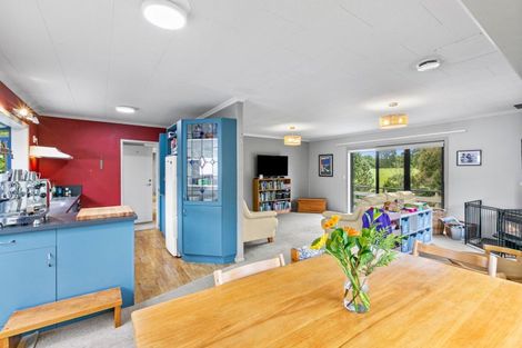 Photo of property in 108a Wairau Road, Oakura, 4314