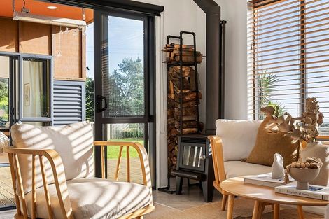 Photo of property in 333 Motutara Road, Muriwai, Waimauku, 0881