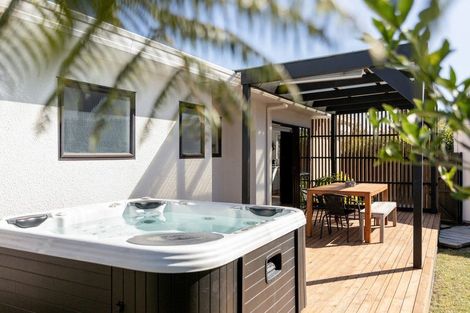 Photo of property in 11 Barbara Grove, Papamoa Beach, Papamoa, 3118