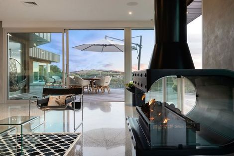 Photo of property in 52 Delamore Drive, Oneroa, Waiheke Island, 1081