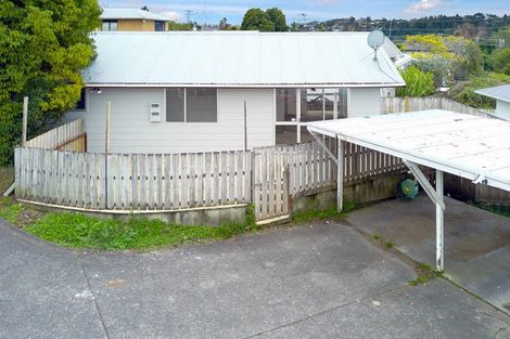 Photo of property in 1/24a Waimumu Road, Massey, Auckland, 0614