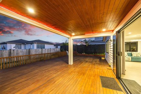 Photo of property in 35 Johns Creek Crescent, Silverdale, 0932