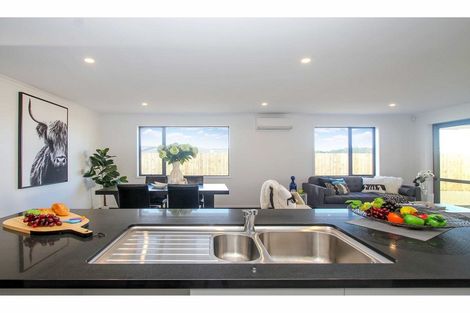 Photo of property in 22 Nellie Drive, Kumeu, 0810