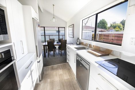 Photo of property in 52 Spriggs Crescent, Greenmeadows, Napier, 4112