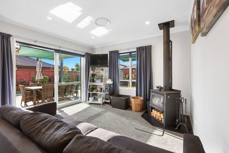 Photo of property in 22 Dreaver Drive, Waitara, 4320