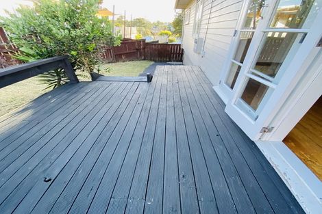 Photo of property in 14 Lanigan Street, Birkdale, Auckland, 0626